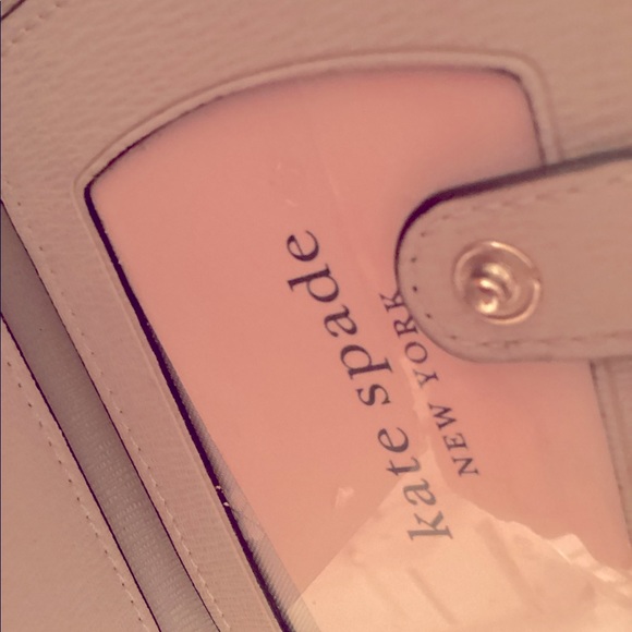 Beautiful gold leather Kate spade wallet nice size - Picture 5 of 5